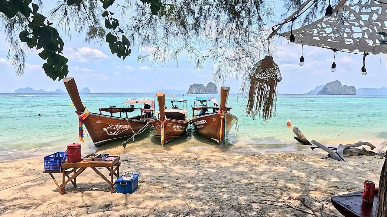 Island travel: Adventure Excursions