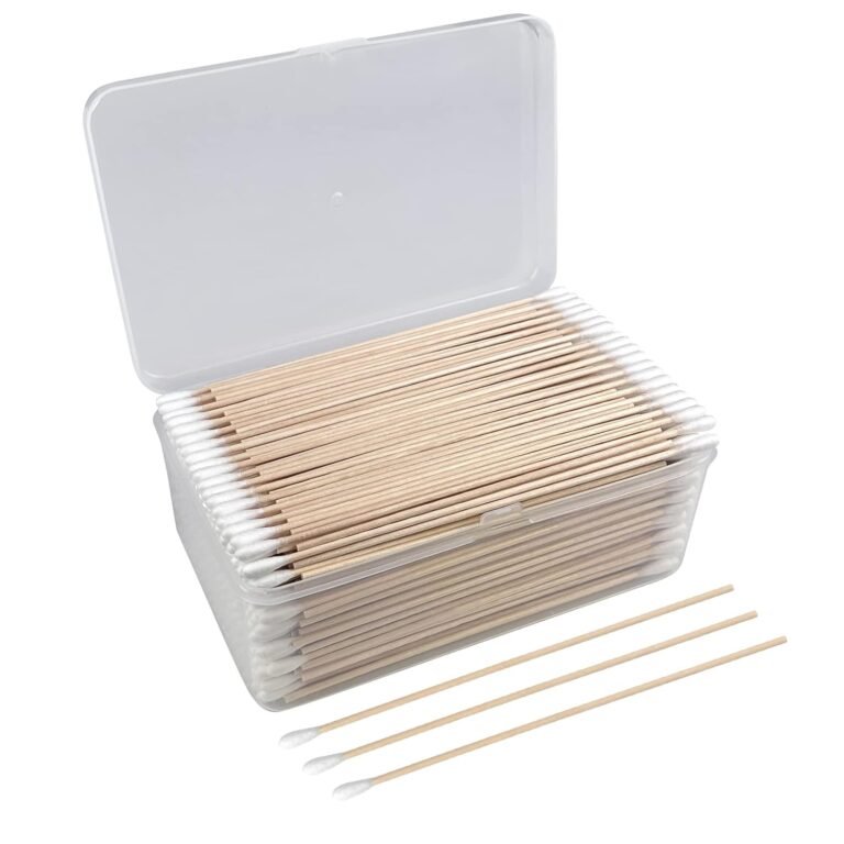 Cotton swabs and pads travel pack