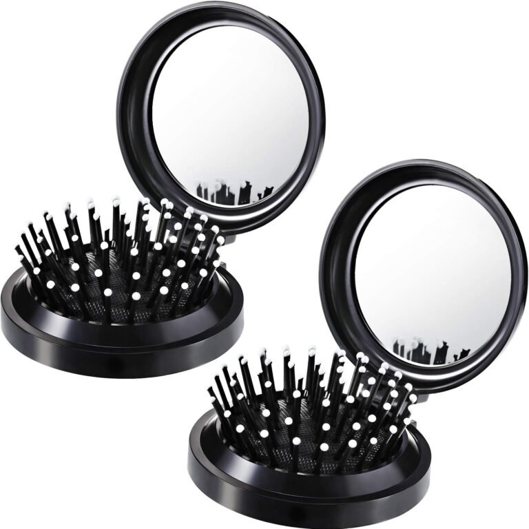 Compact hairbrush