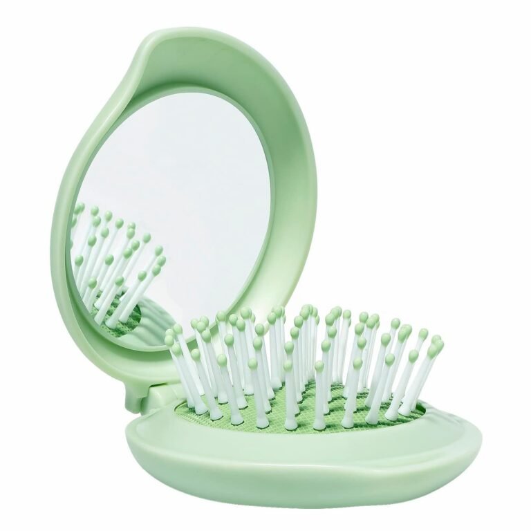 Compact hairbrush