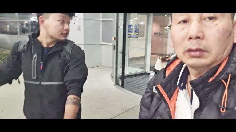 Airplane travel: Family Travel