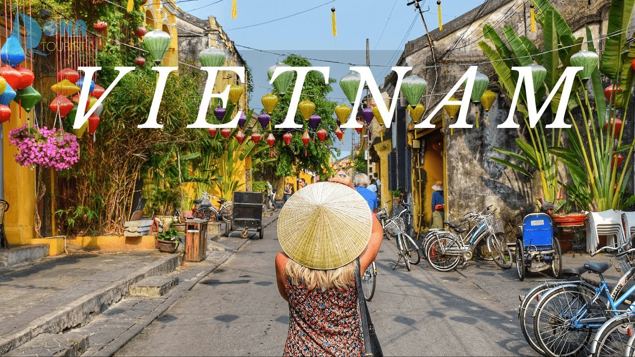 Food and travel in Ha Long Bay