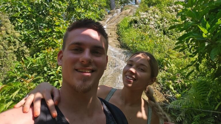 Travel Etiquette Hacks