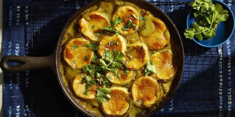 Creamy Curry-Spiced Chicken Pot Pie Recipe