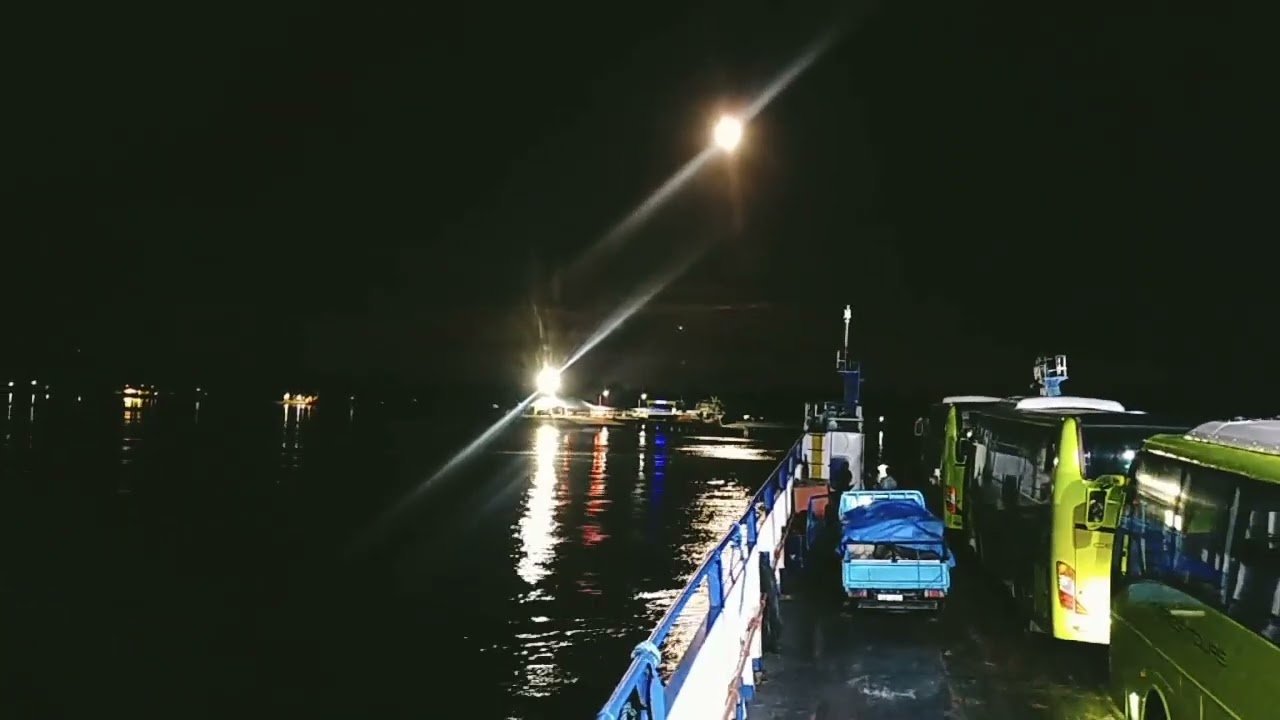 Island travel: Nightlife Experiences