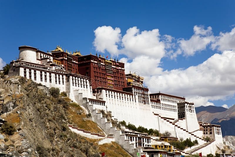 Potala Palace at Lhasa, Tibet Stock Photo - Image of hill, famous: 22386688