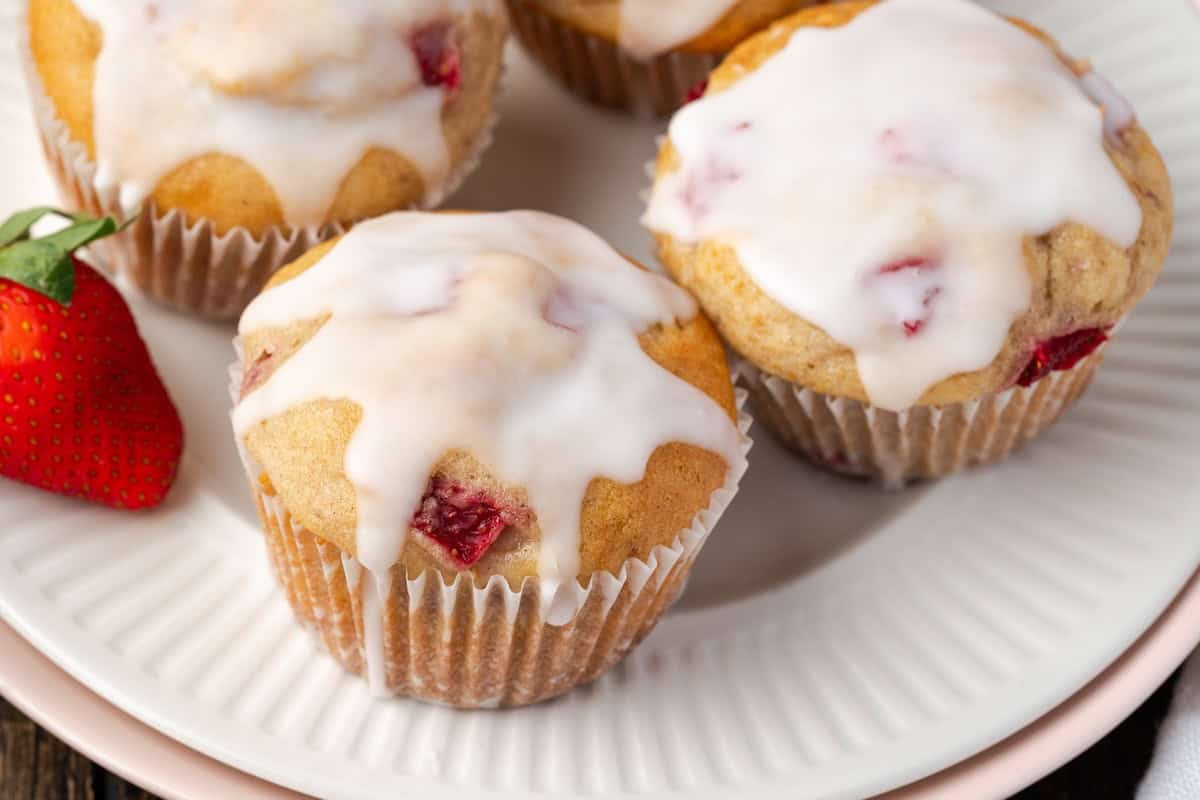 Strawberry Buttermilk Muffins | Cookies & Cups