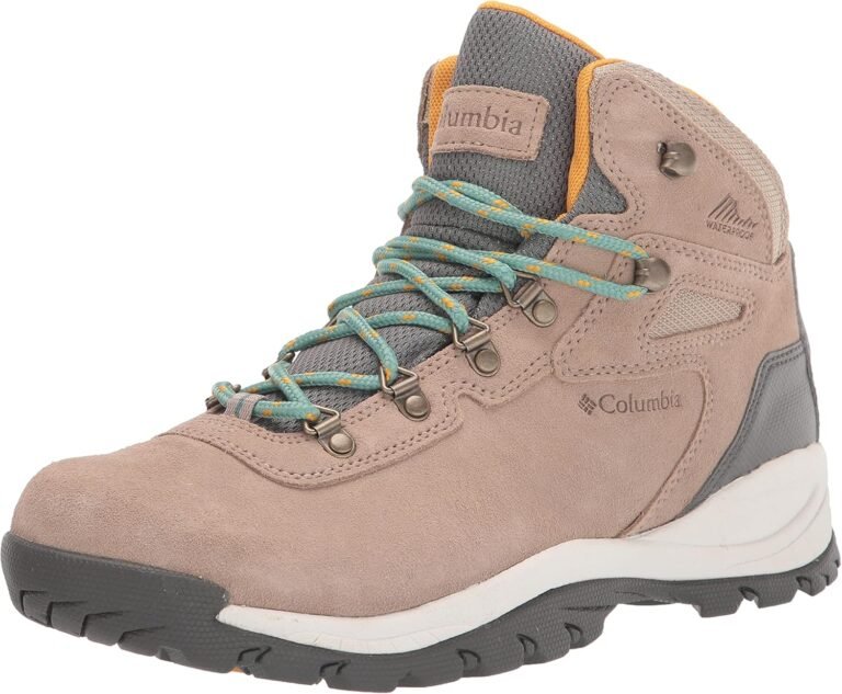 Travel boots for hiking