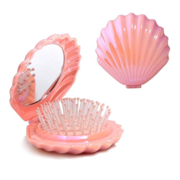 Compact hairbrush