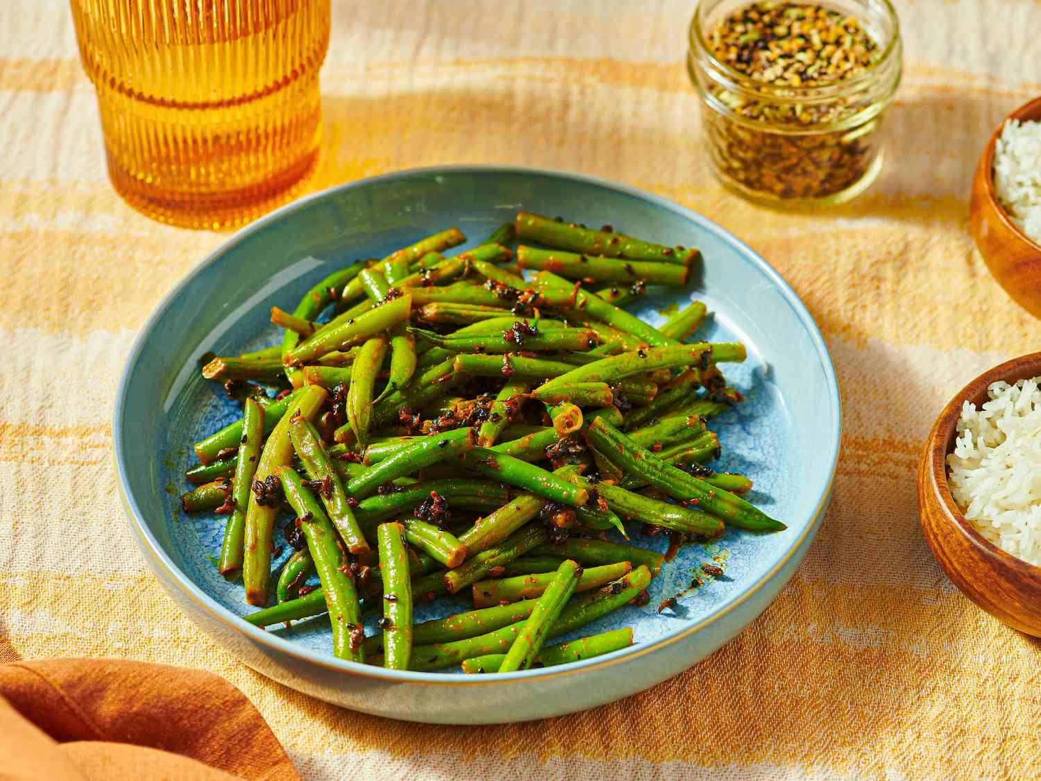 These 10-Minute Bengali-Spiced Green Beans Are Bold, Crunchy, and Delicious