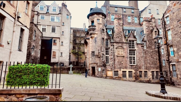 Discover Edinburgh