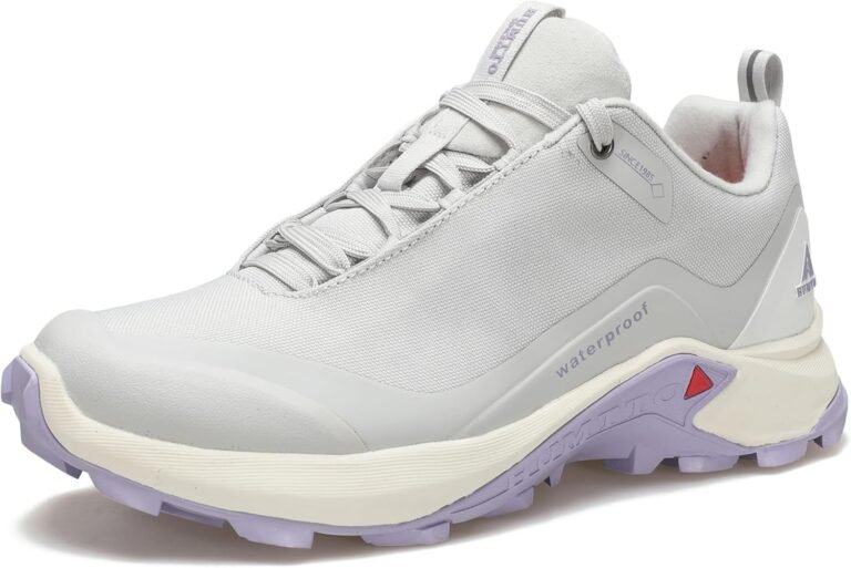 Durable trekking shoes