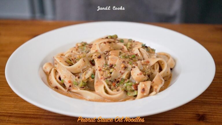 Chinese Food Chili Oil Noodles