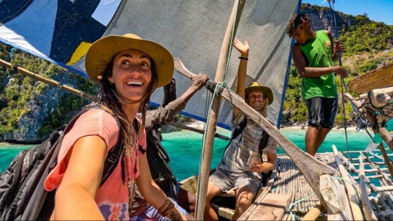 Island travel: Sailing Adventures