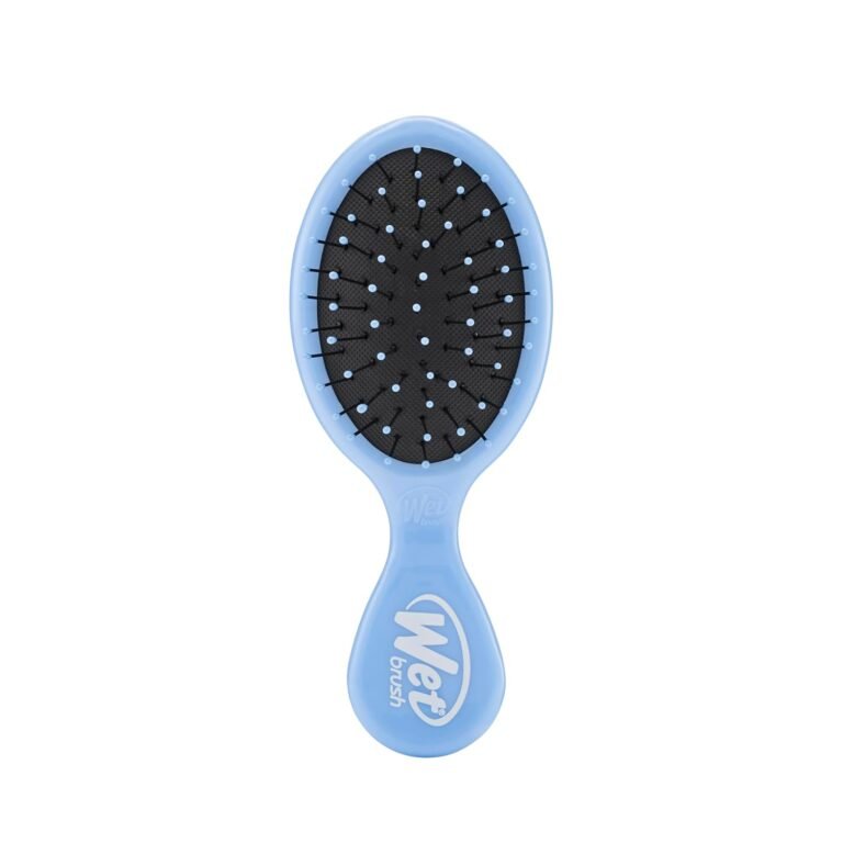 Compact hairbrush