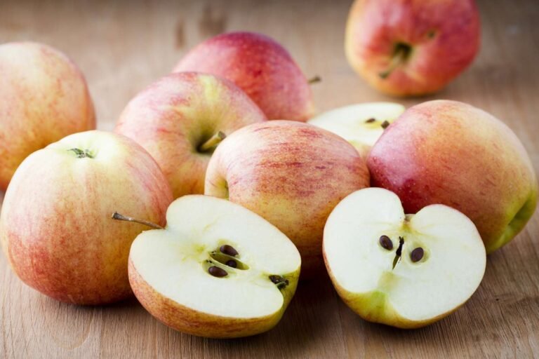 The Best Apples for Snacking, According to Apple Farmers