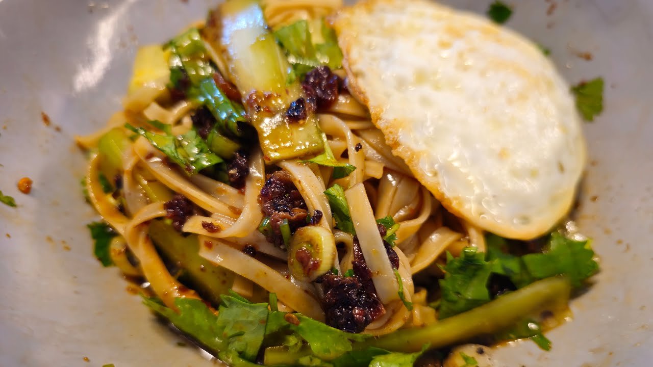 Chinese Food Chili Oil Noodles