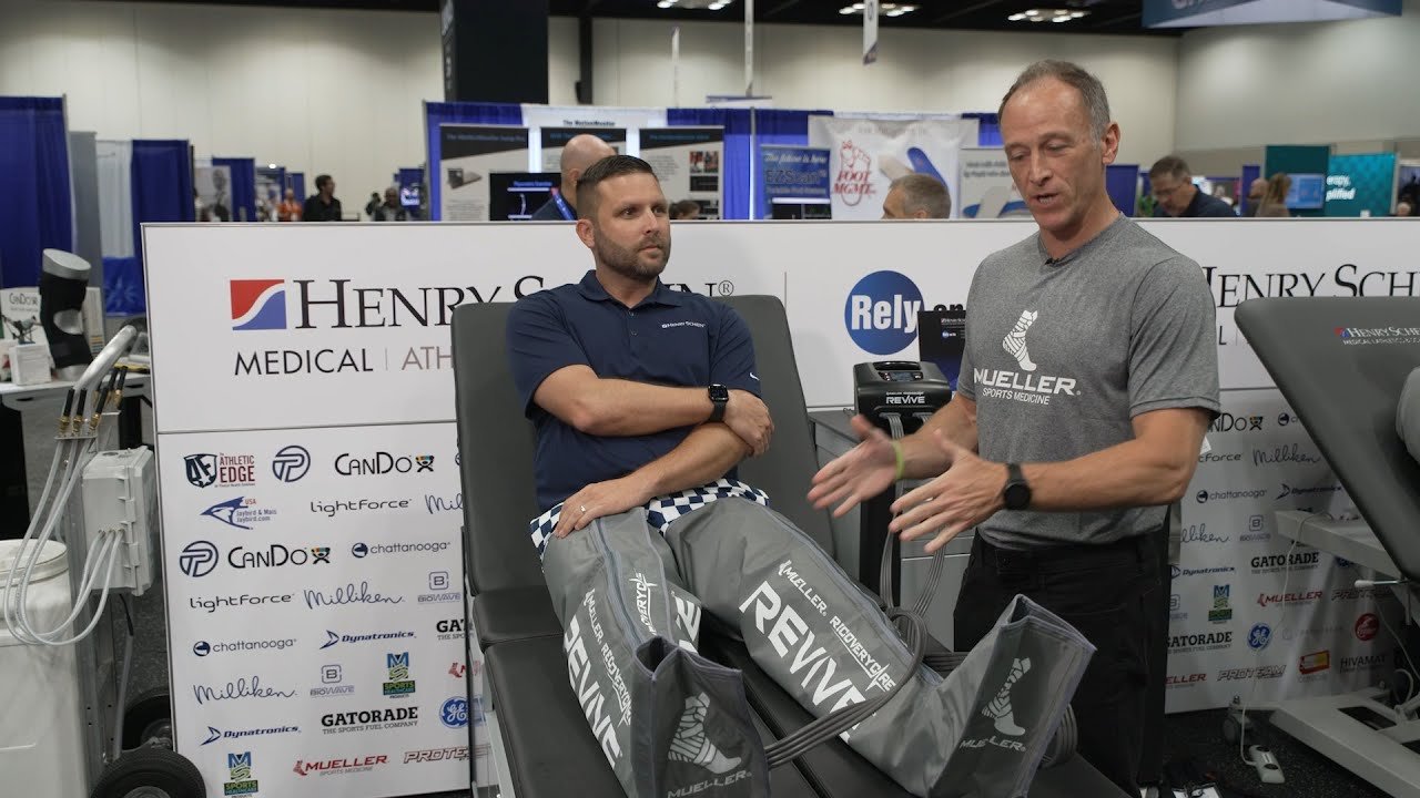 Cooling knee pads for pain relief