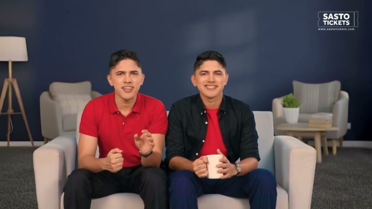 Airplane travel: Flight Booking