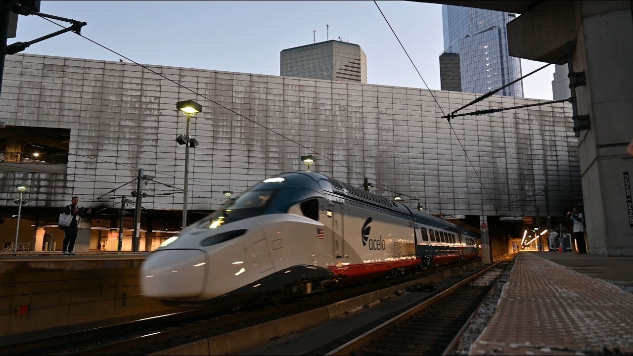 Train travel: Train Station Services