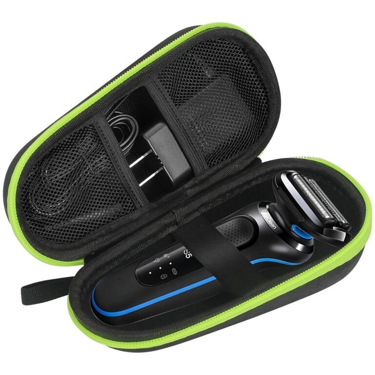 Portable razor with case