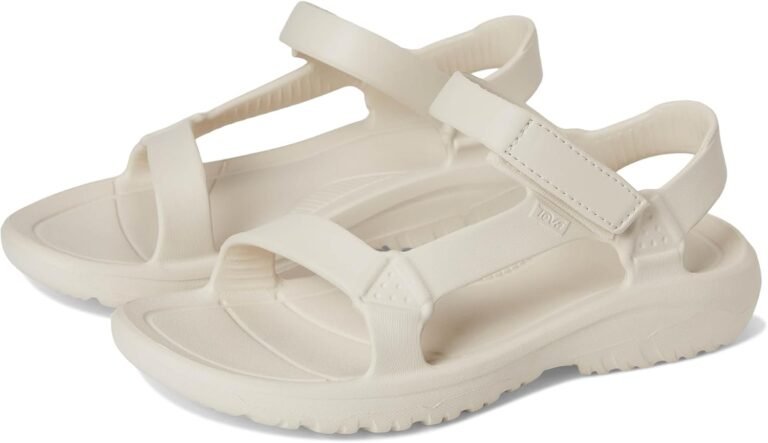 Lightweight sandals for travel