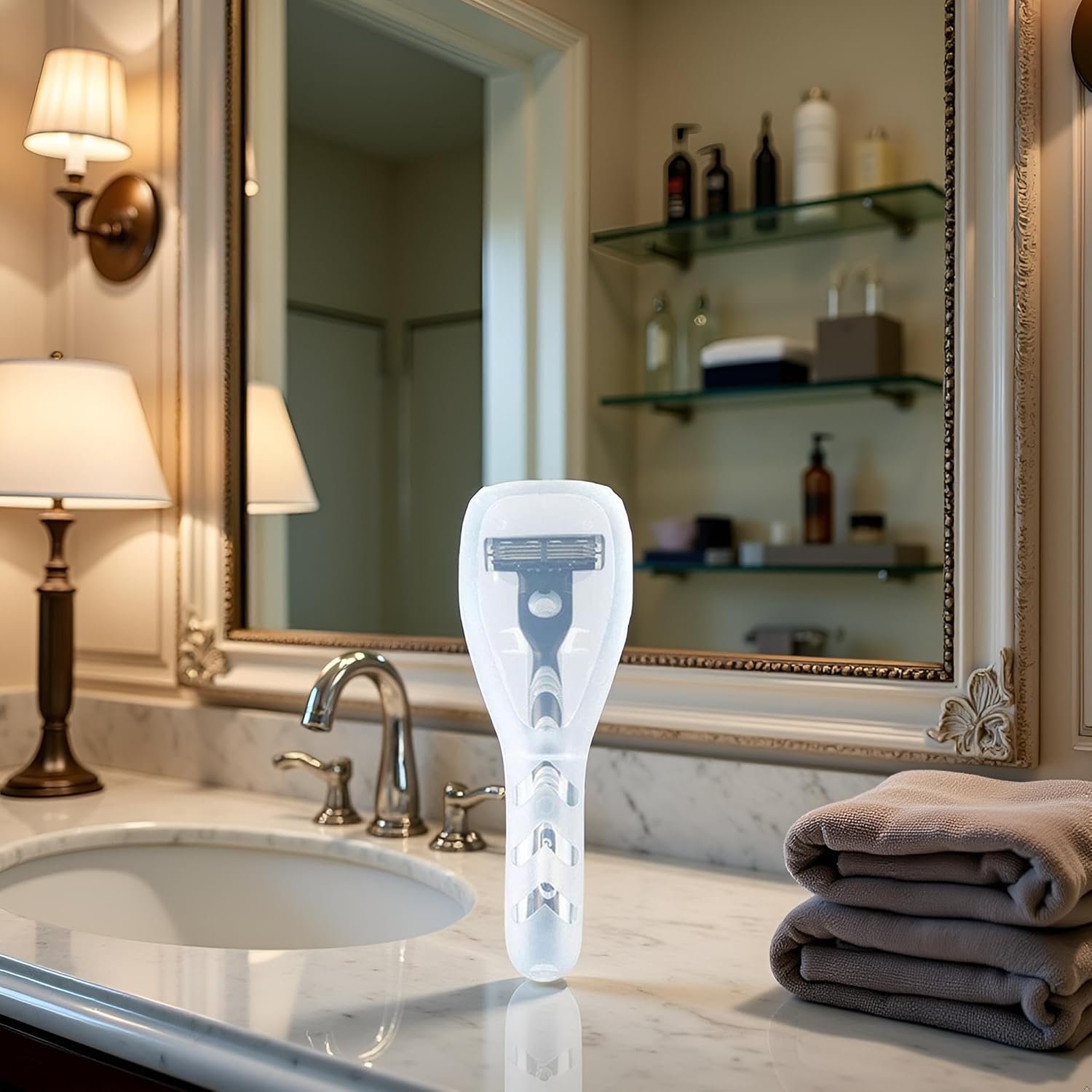 Portable razor with case