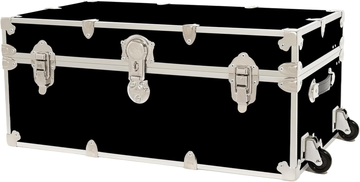 Travel trunk with wheels