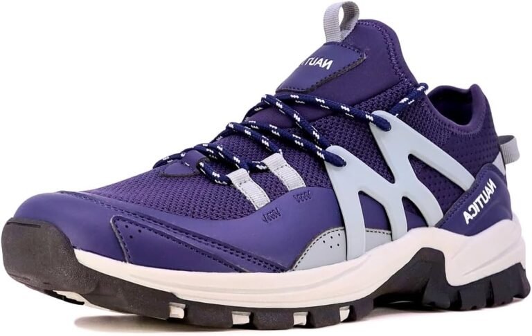 Durable trekking shoes