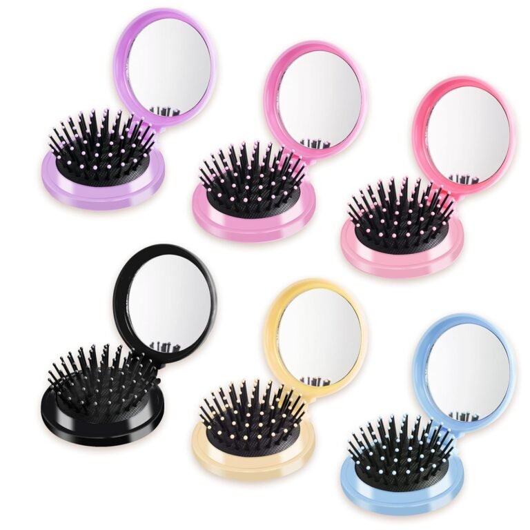 Compact hairbrush