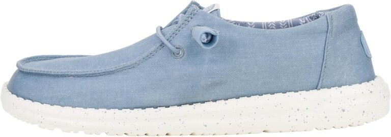 Lightweight canvas shoes