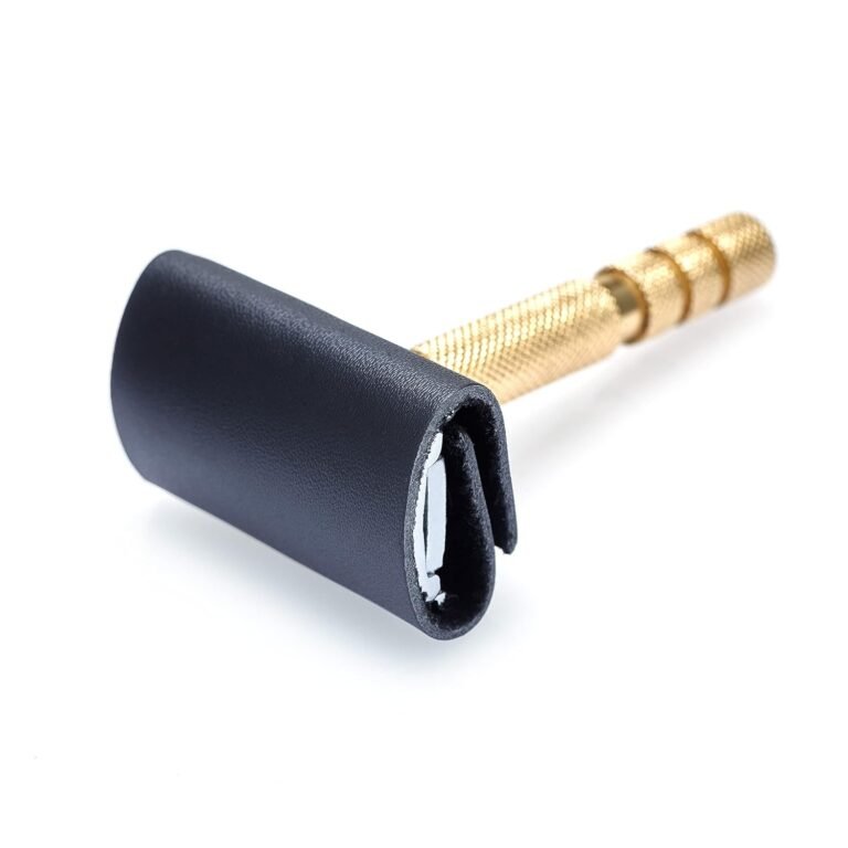 Portable razor with case