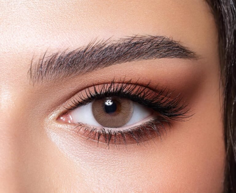 colored contact lenses