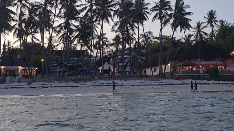 Island travel: Sunset Cruises