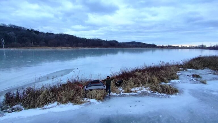 Island travel: Island Camping