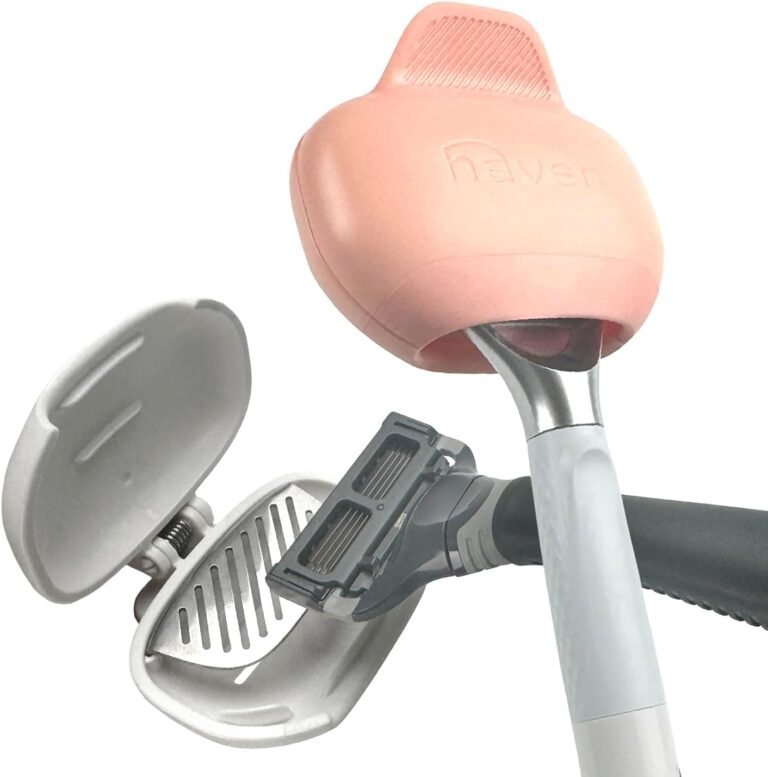 Portable razor with case