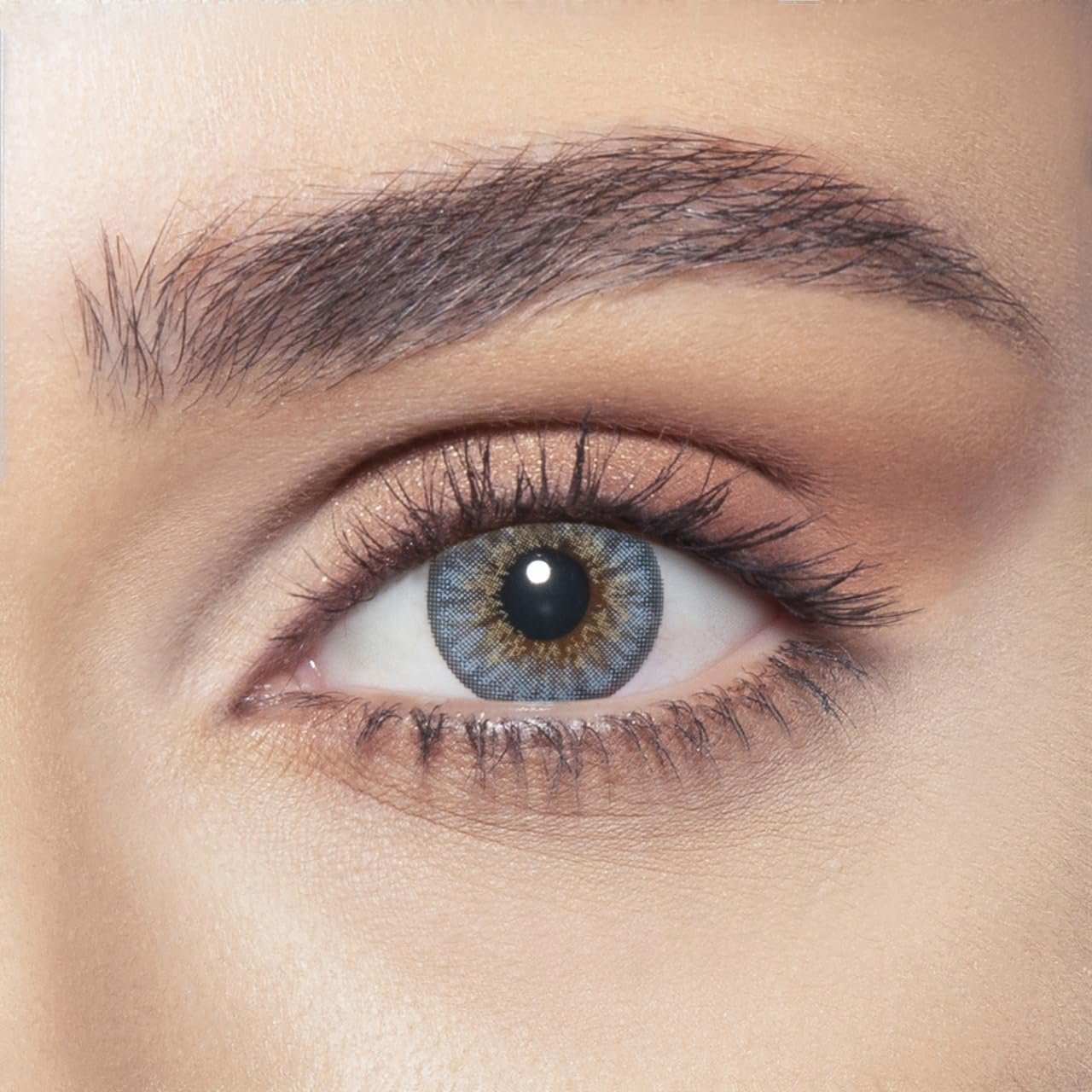 colored contact lenses