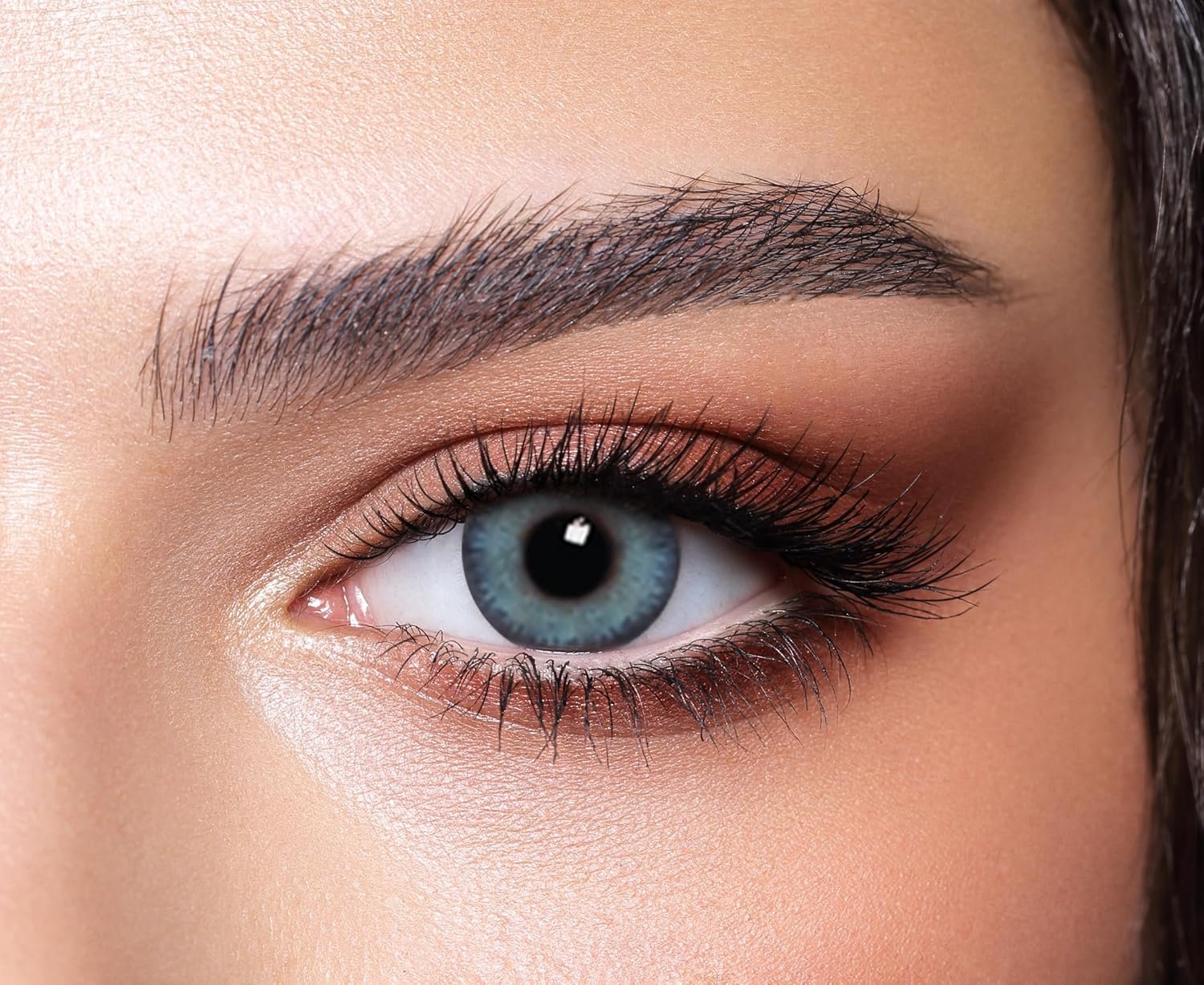 colored contact lenses