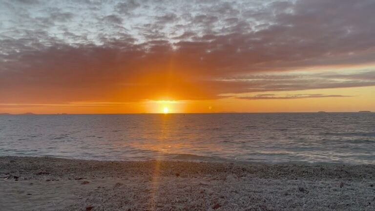 Island travel: Sunset Cruises