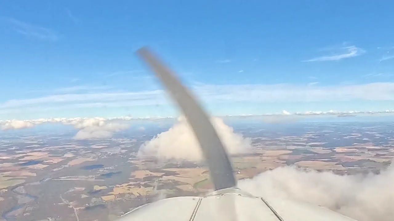 Airplane travel: Flight Paths