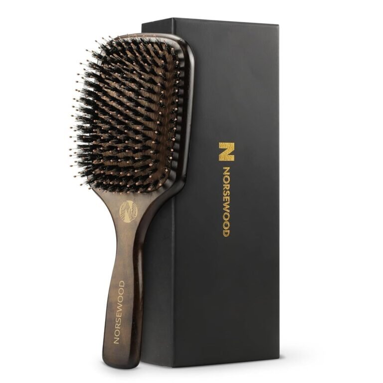 Compact hairbrush