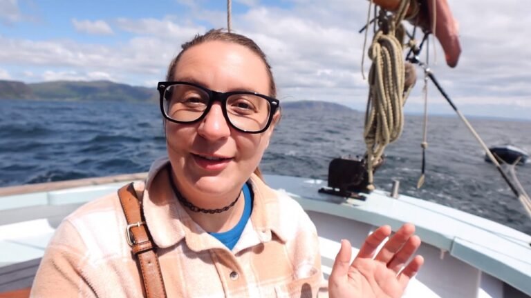 Island travel: Sailing Adventures