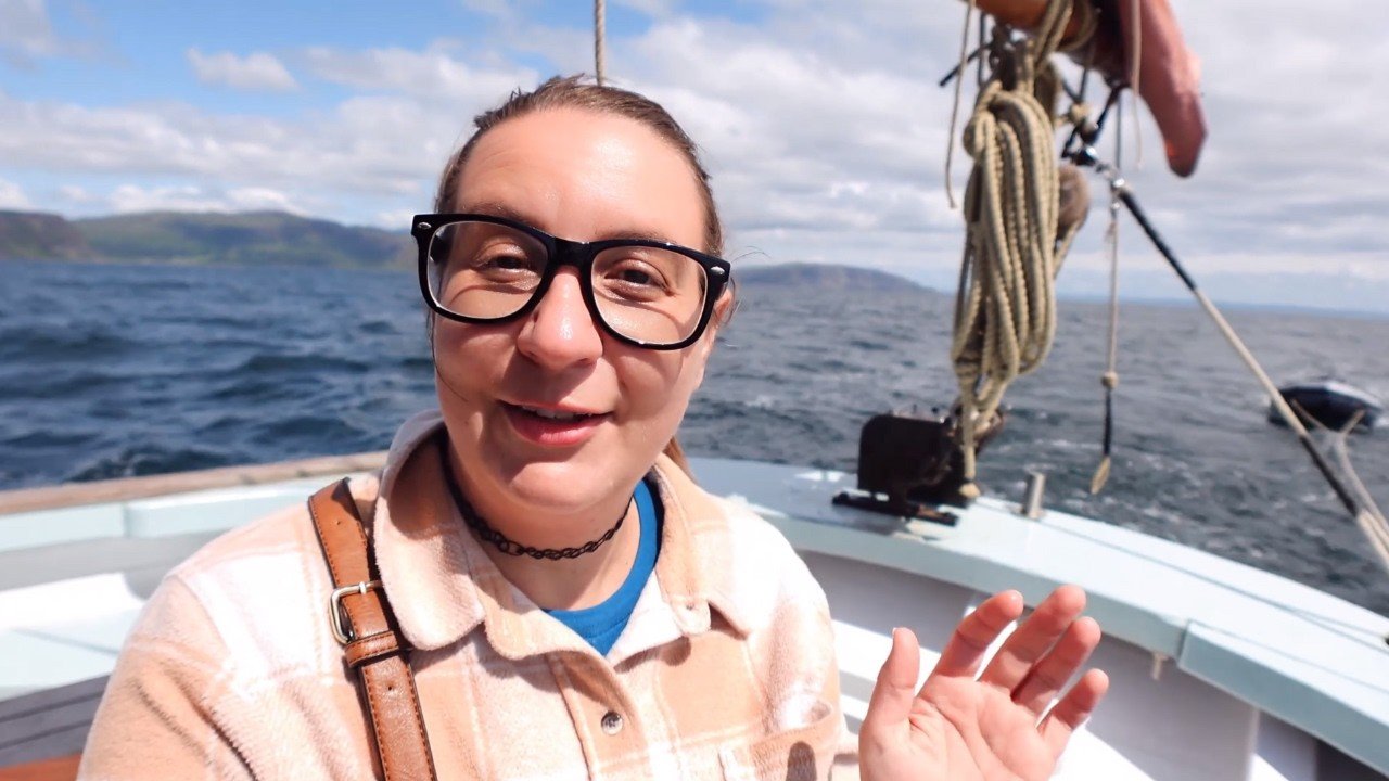 Island travel: Sailing Adventures