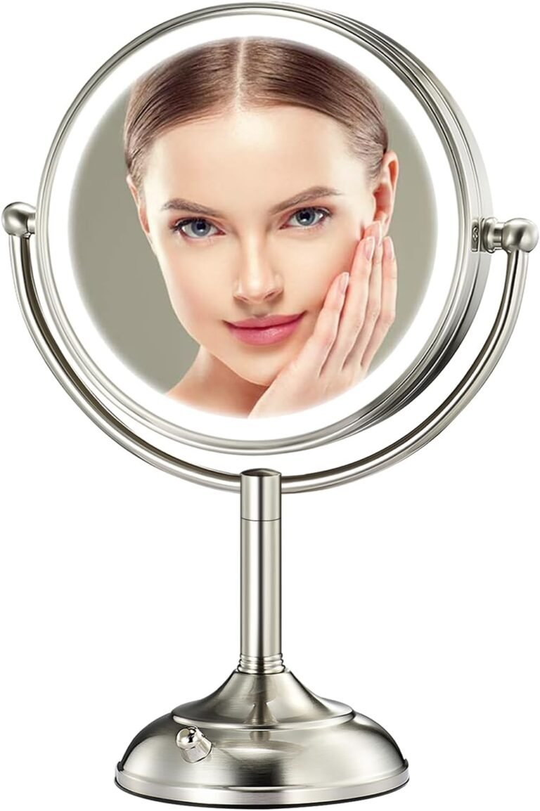 magnifying glass with light