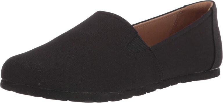 Lightweight canvas shoes