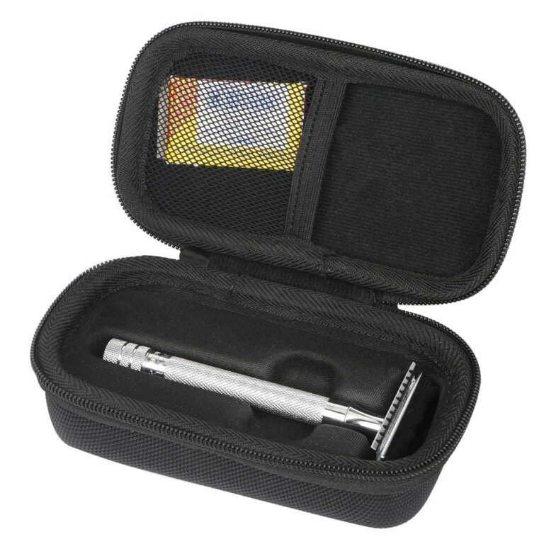 Portable razor with case