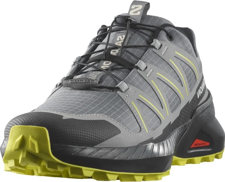 Durable trekking shoes