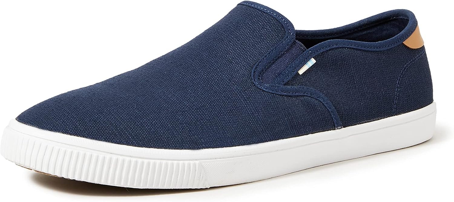 Lightweight canvas shoes
