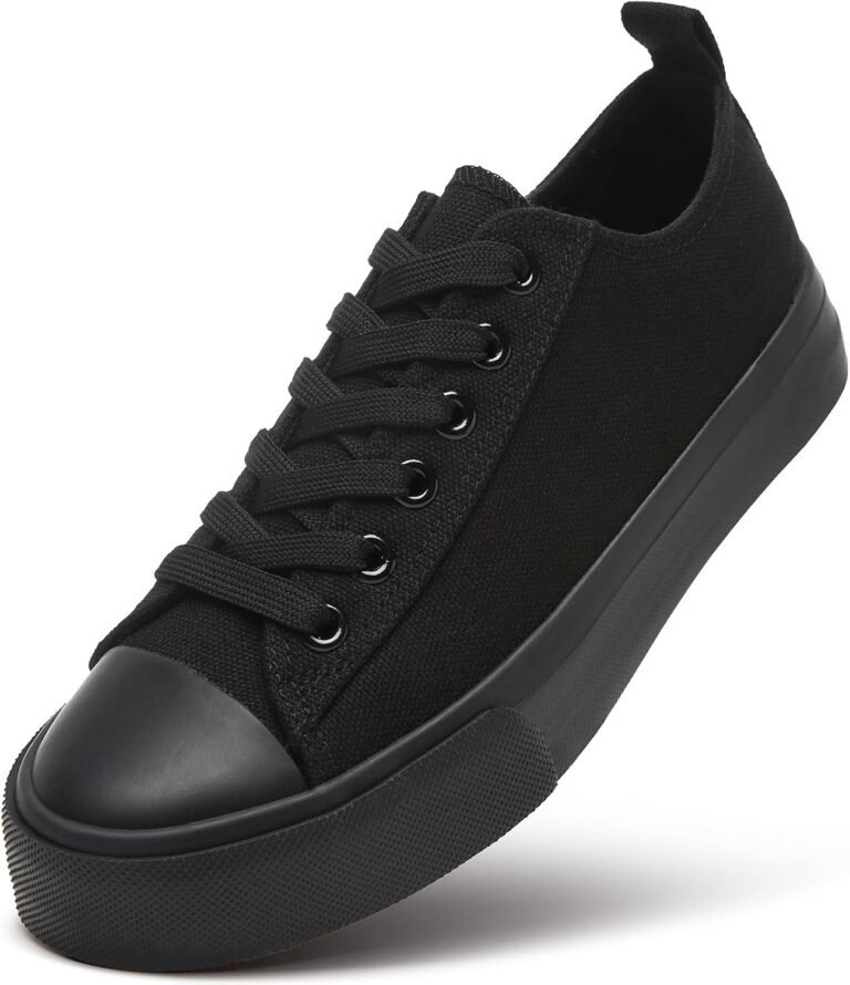 Lightweight canvas shoes